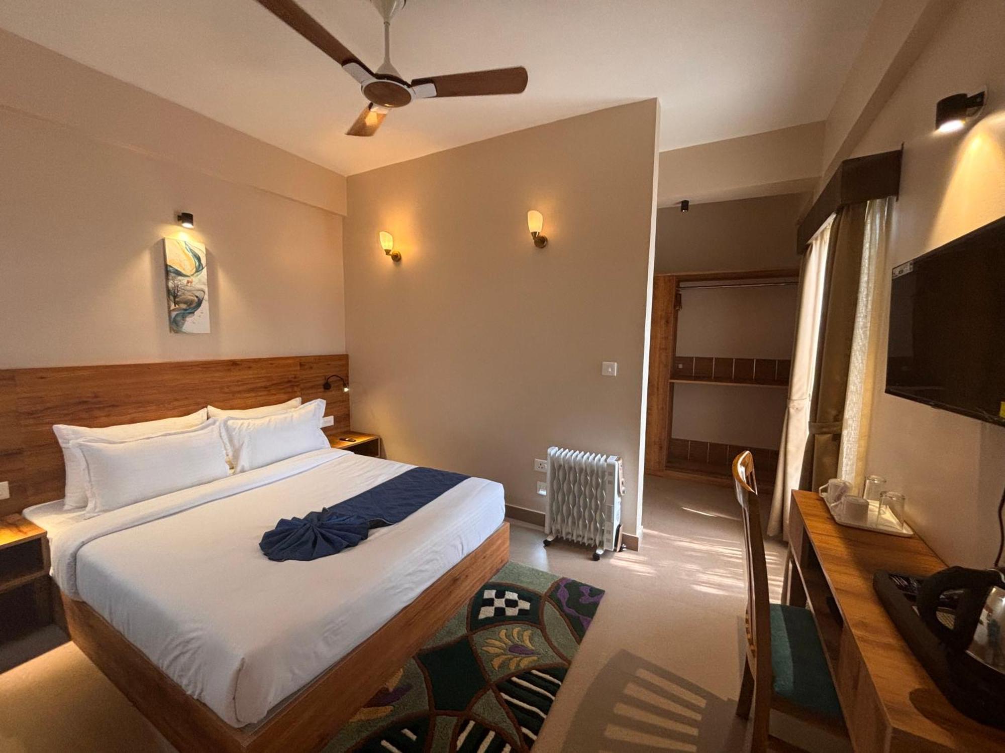 Blue Orchid Premium Hotel Kalimpong Exterior photo