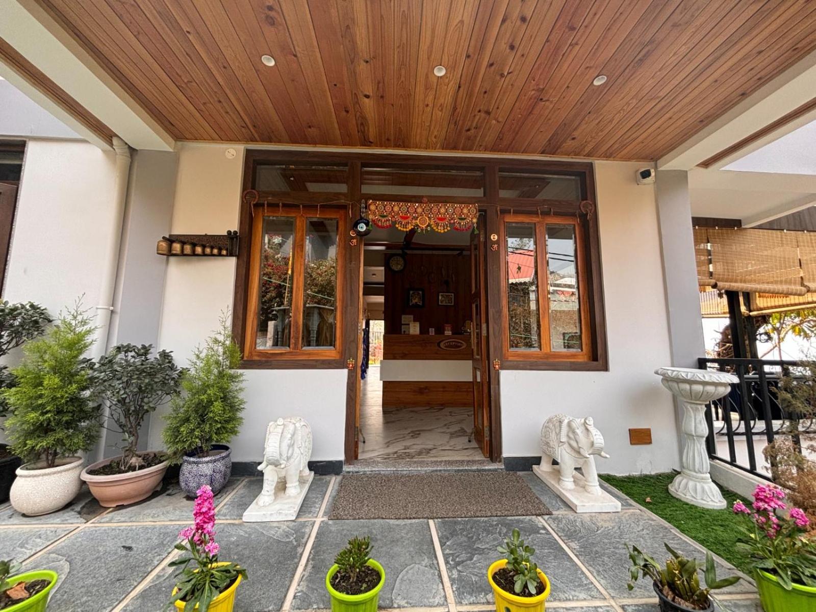 Blue Orchid Premium Hotel Kalimpong Exterior photo